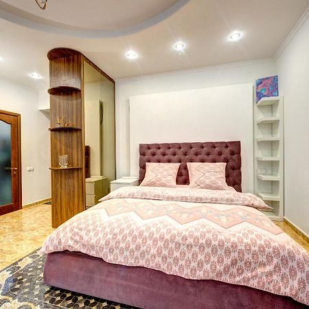 Світло! Vip Apartment In The Druzhby Narodiv Metro Station Kiev Exterior foto