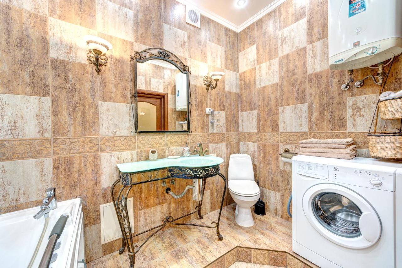 Світло! Vip Apartment In The Druzhby Narodiv Metro Station Kiev Exterior foto